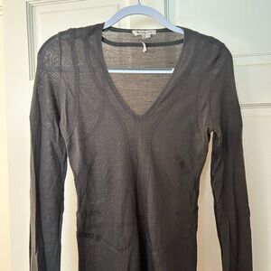 BCBG Lightweight Gray V-Neck Women's Sweater M